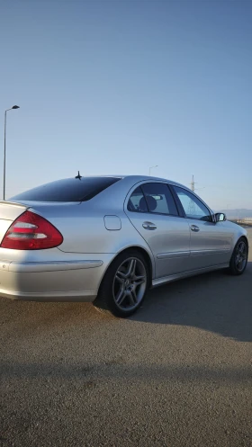 Mercedes-Benz E 500 РЕАЛНИ КМ/Без ръжда/Фабрична боя/Сервизна Книжка! - 7650 € / 14962.10 лв. - 51470643 7