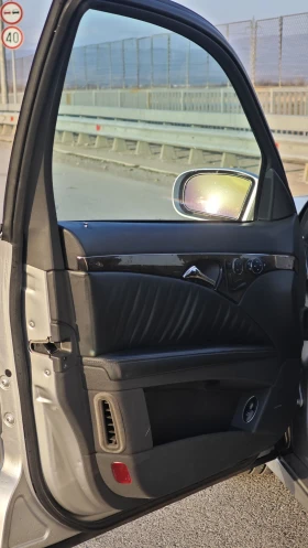 Mercedes-Benz E 500 РЕАЛНИ КМ/Без ръжда/Фабрична боя/Сервизна Книжка! - 7650 € / 14962.10 лв. - 51470643 11