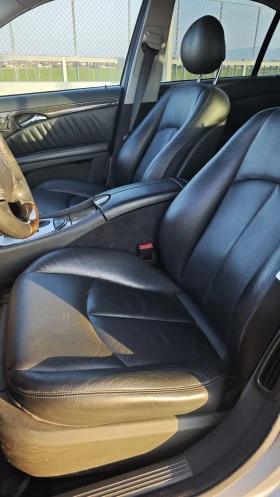 Mercedes-Benz E 500 РЕАЛНИ КМ/Без ръжда/Фабрична боя/Сервизна Книжка! - 7650 € / 14962.10 лв. - 51470643 12