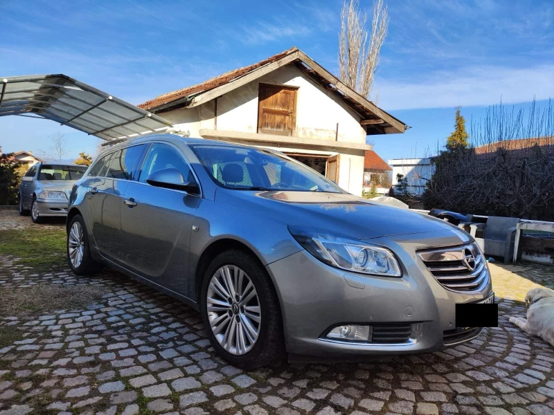 Opel Insignia Sports tourer, снимка 1 - Автомобили и джипове - 49527154