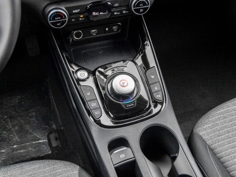 Kia Soul НОВ!/E-INSPIRATION/204HP/HUD/NAVI/AMBI/LED/160f, снимка 15 - Автомобили и джипове - 50642376