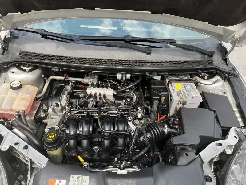 Ford Focus 1, 6 I газ, снимка 14 - Автомобили и джипове - 51190650