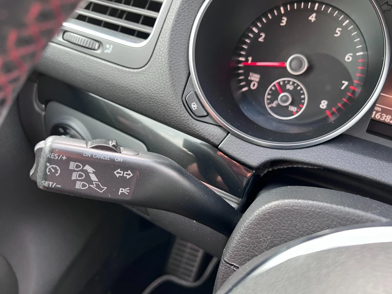 VW Golf GTI 211+ 6 Скорости Навигация Реални километри , снимка 13 - Автомобили и джипове - 51415196