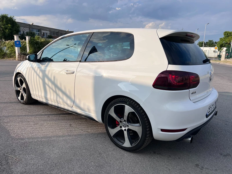 VW Golf GTI 211+ 6 Скорости Навигация Реални километри , снимка 6 - Автомобили и джипове - 51415196