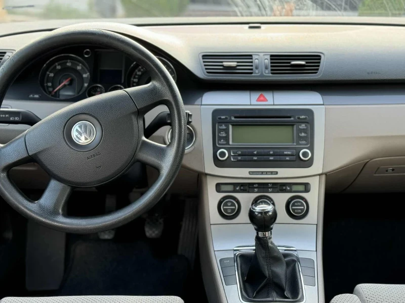 VW Passat 2.0 FSI, снимка 6 - Автомобили и джипове - 52223310