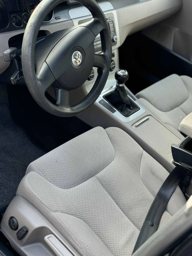 VW Passat 2.0 FSI, снимка 5 - Автомобили и джипове - 52223310