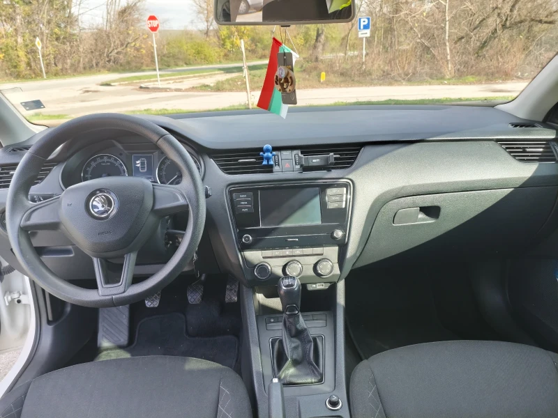 Skoda Octavia Купувана нова от България, снимка 8 - Автомобили и джипове - 52391938