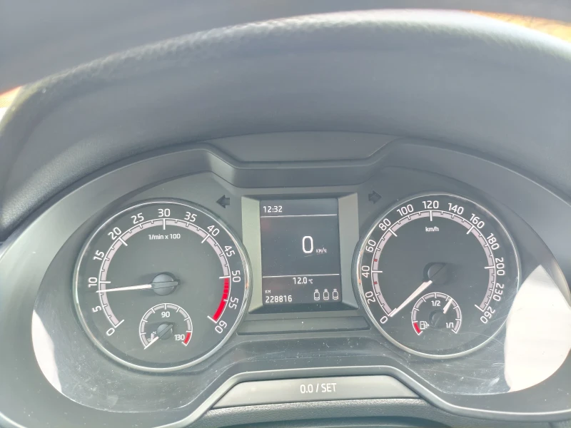 Skoda Octavia Купувана нова от България, снимка 7 - Автомобили и джипове - 52391938