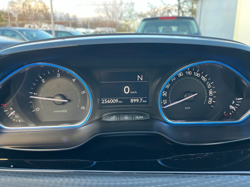 Peugeot 2008 1.6HDI ALLURE, снимка 8 - Автомобили и джипове - 52617638