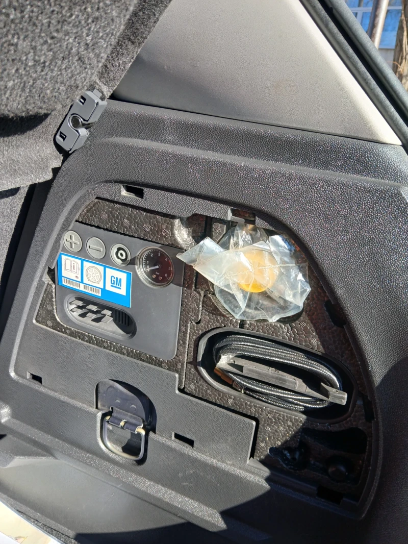 Opel Corsa 1.2, снимка 16 - Автомобили и джипове - 52753697