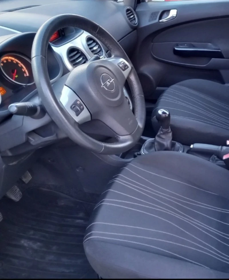 Opel Corsa 1.2, снимка 9 - Автомобили и джипове - 52753697
