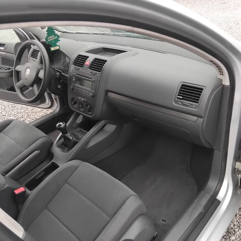 VW Golf 1.6, снимка 9 - Автомобили и джипове - 52788719
