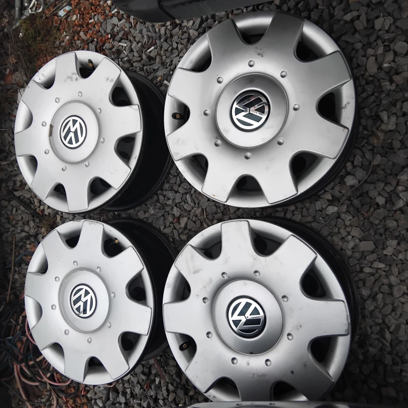 VW Golf 1.6, снимка 17 - Автомобили и джипове - 52788719