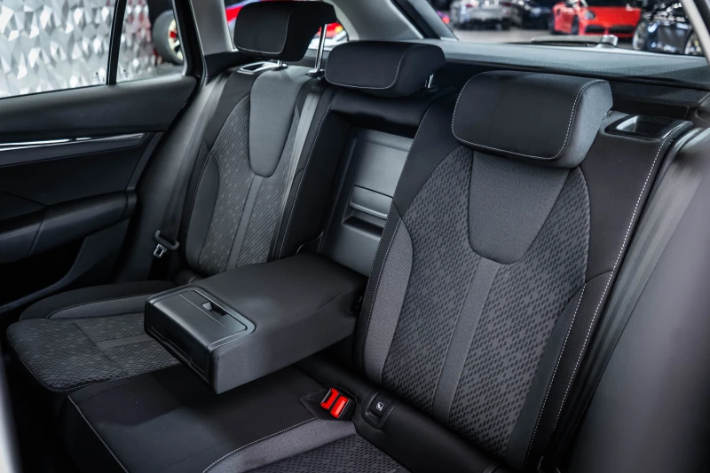 Skoda Octavia 2.0 TDI * LED, снимка 16 - Автомобили и джипове - 52803809