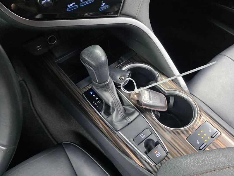 Toyota Camry 2.5 Automatic, снимка 11 - Автомобили и джипове - 55662565