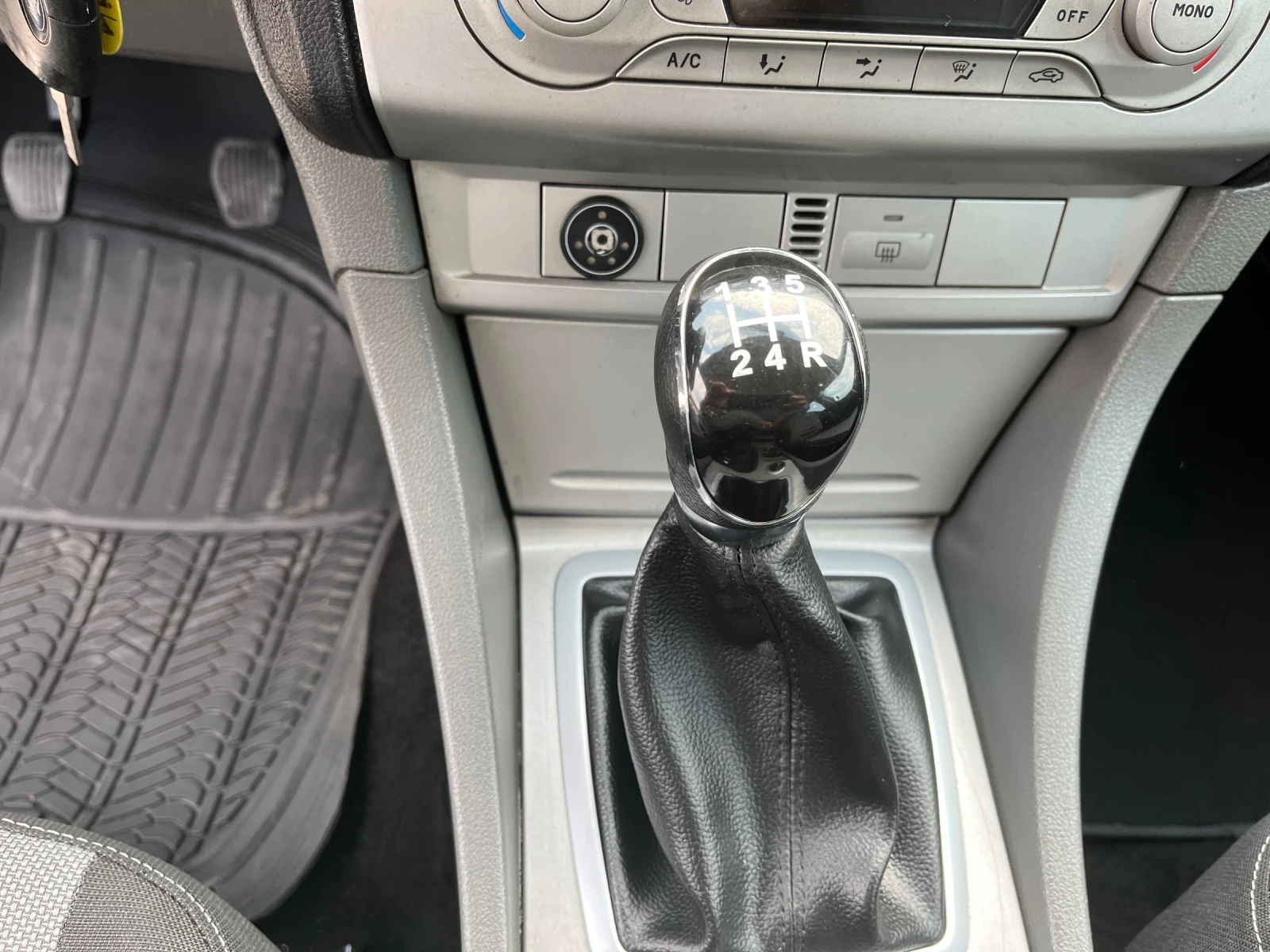 Ford Focus 1, 6 I  | Mobile.bg   11