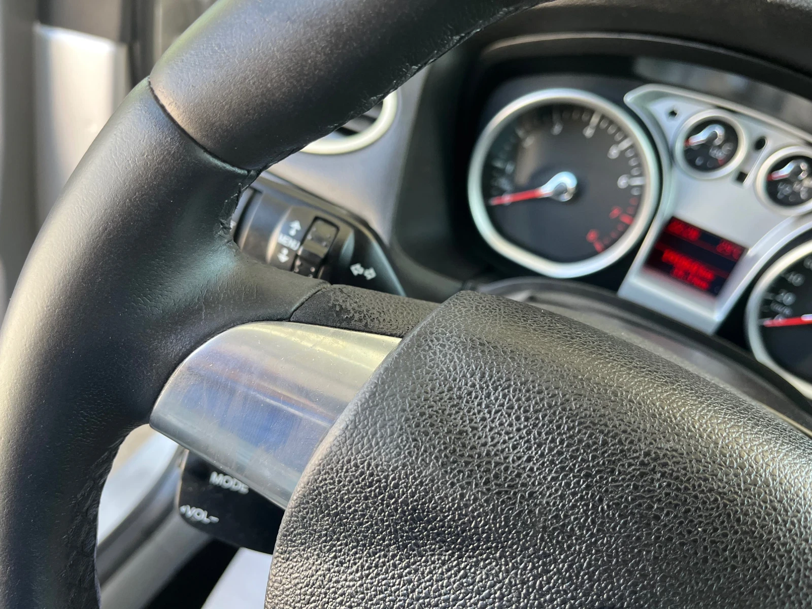 Ford Focus 1, 6 I газ - изображение 9