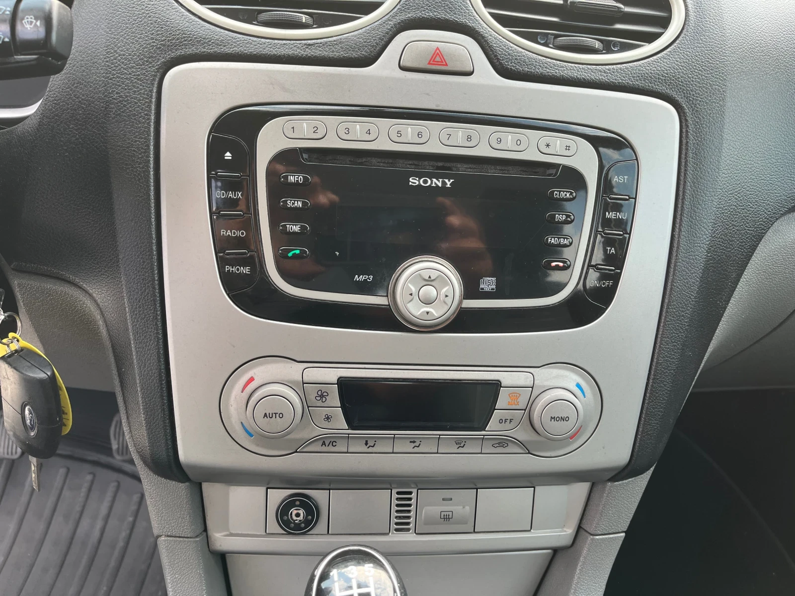 Ford Focus 1, 6 I газ - изображение 10