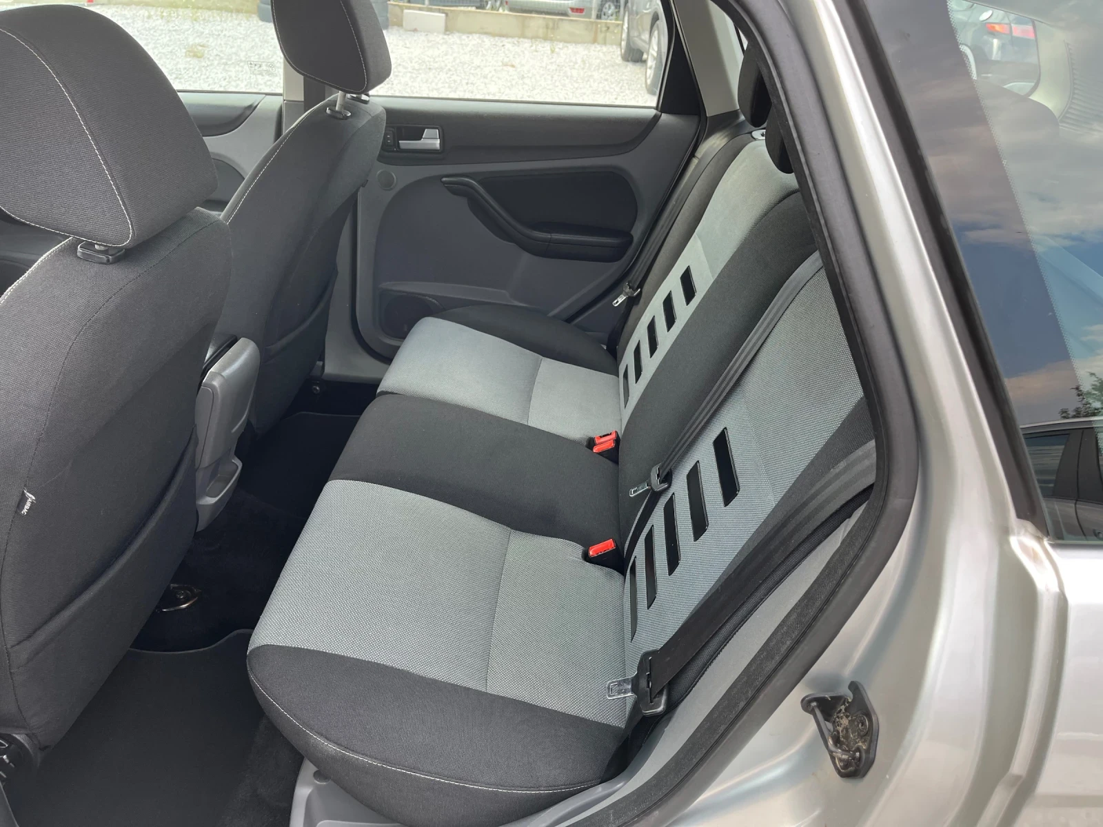 Ford Focus 1, 6 I газ - изображение 6