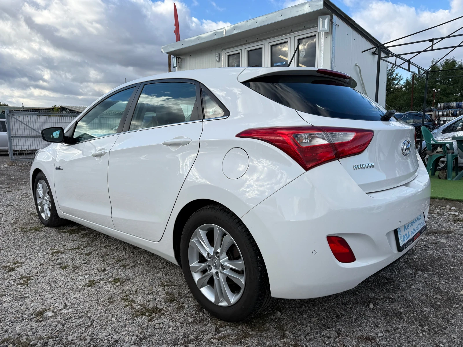 Hyundai I30 1.6i Швейцария Executive Фейслифт - изображение 7