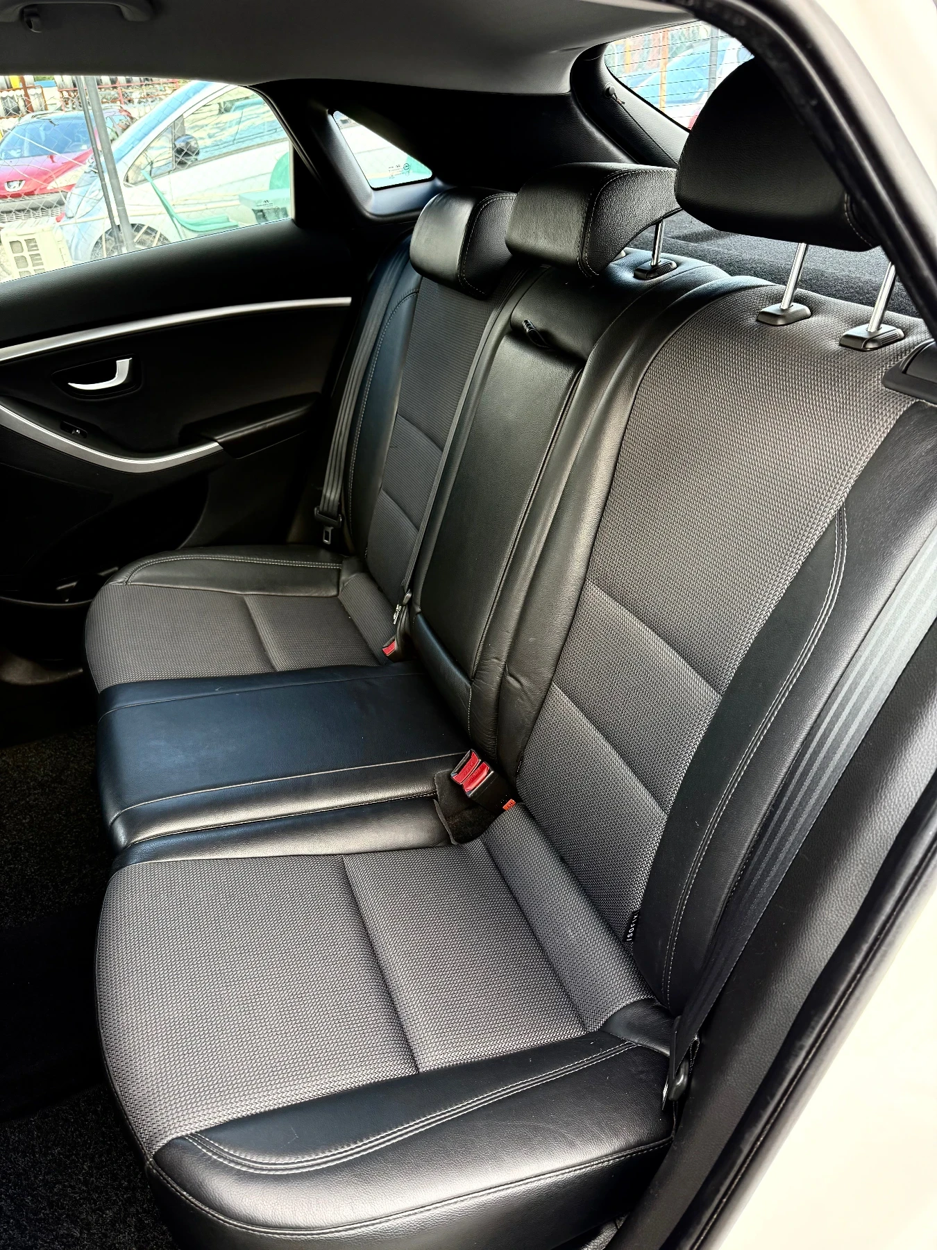 Hyundai I30 1.6i Швейцария Executive Фейслифт - изображение 10