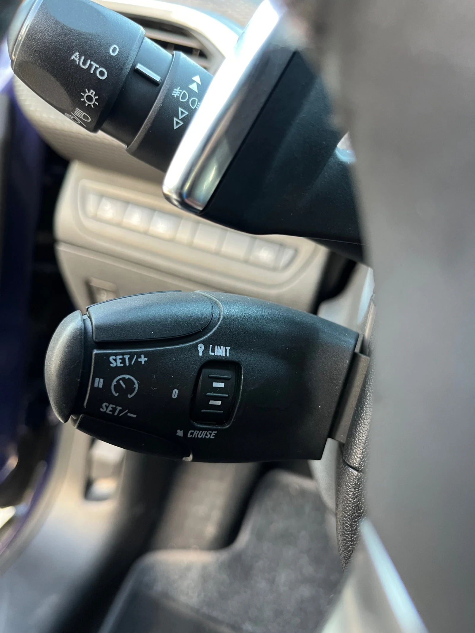 Peugeot 2008 1.6HDI ALLURE - изображение 9