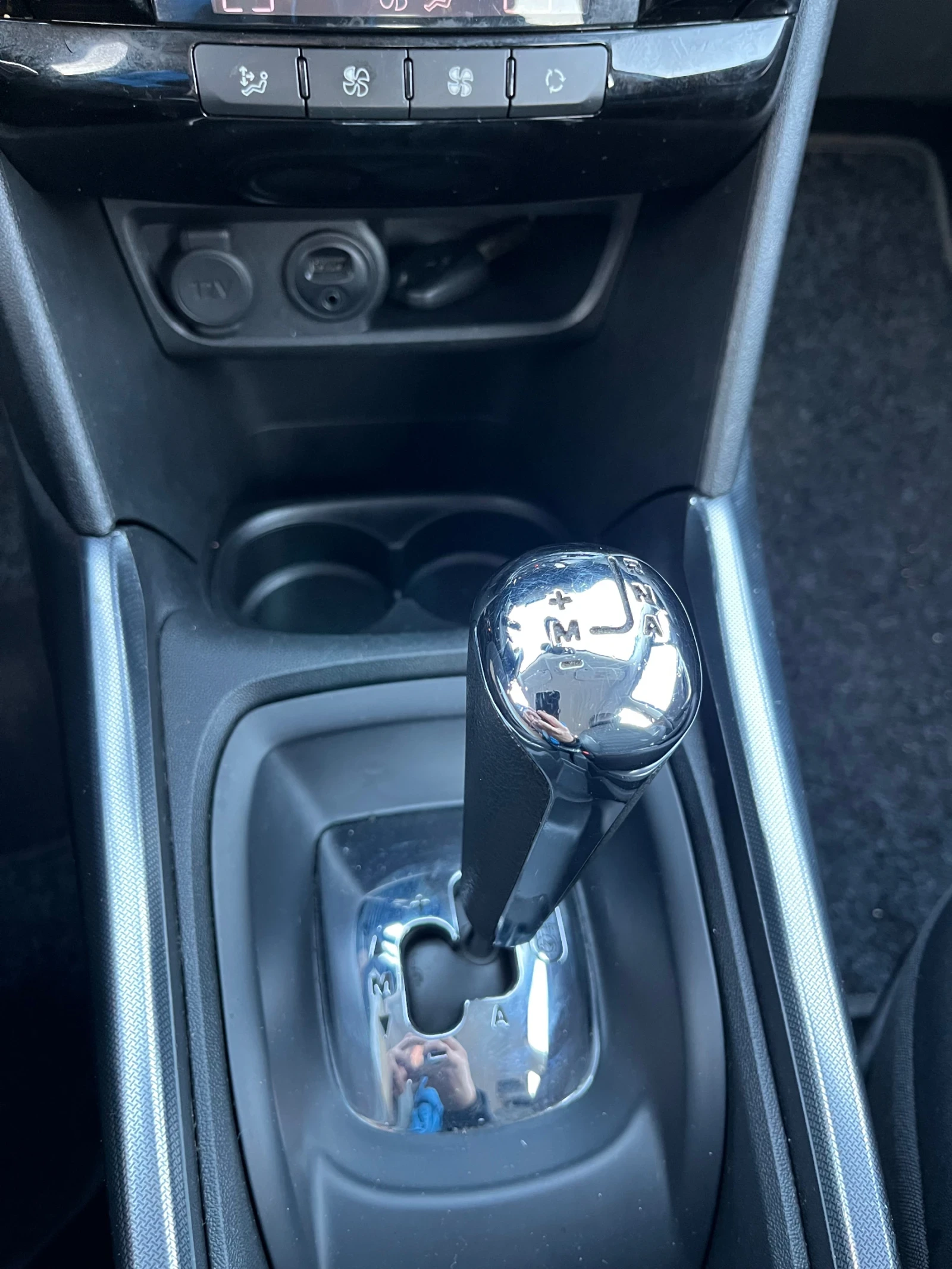 Peugeot 2008 1.6HDI ALLURE | Mobile.bg   11