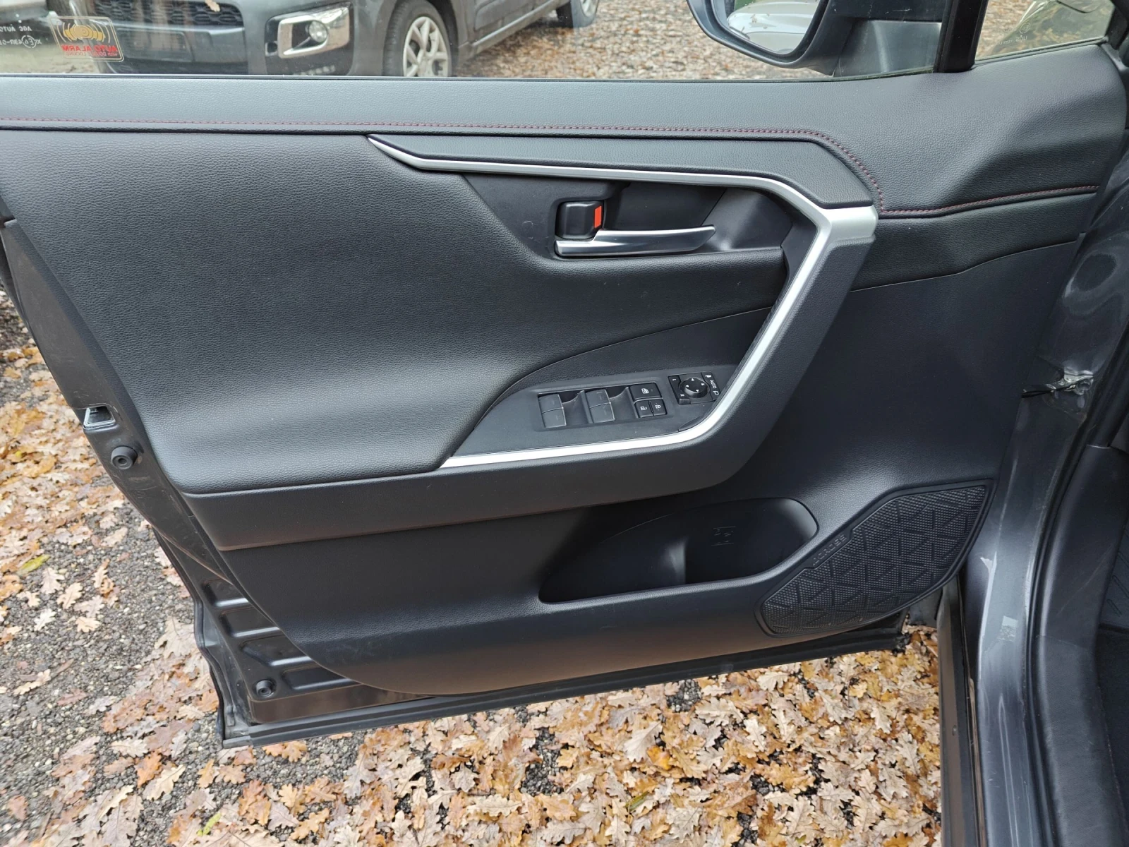 Toyota Rav4 PLUG-IN - изображение 10