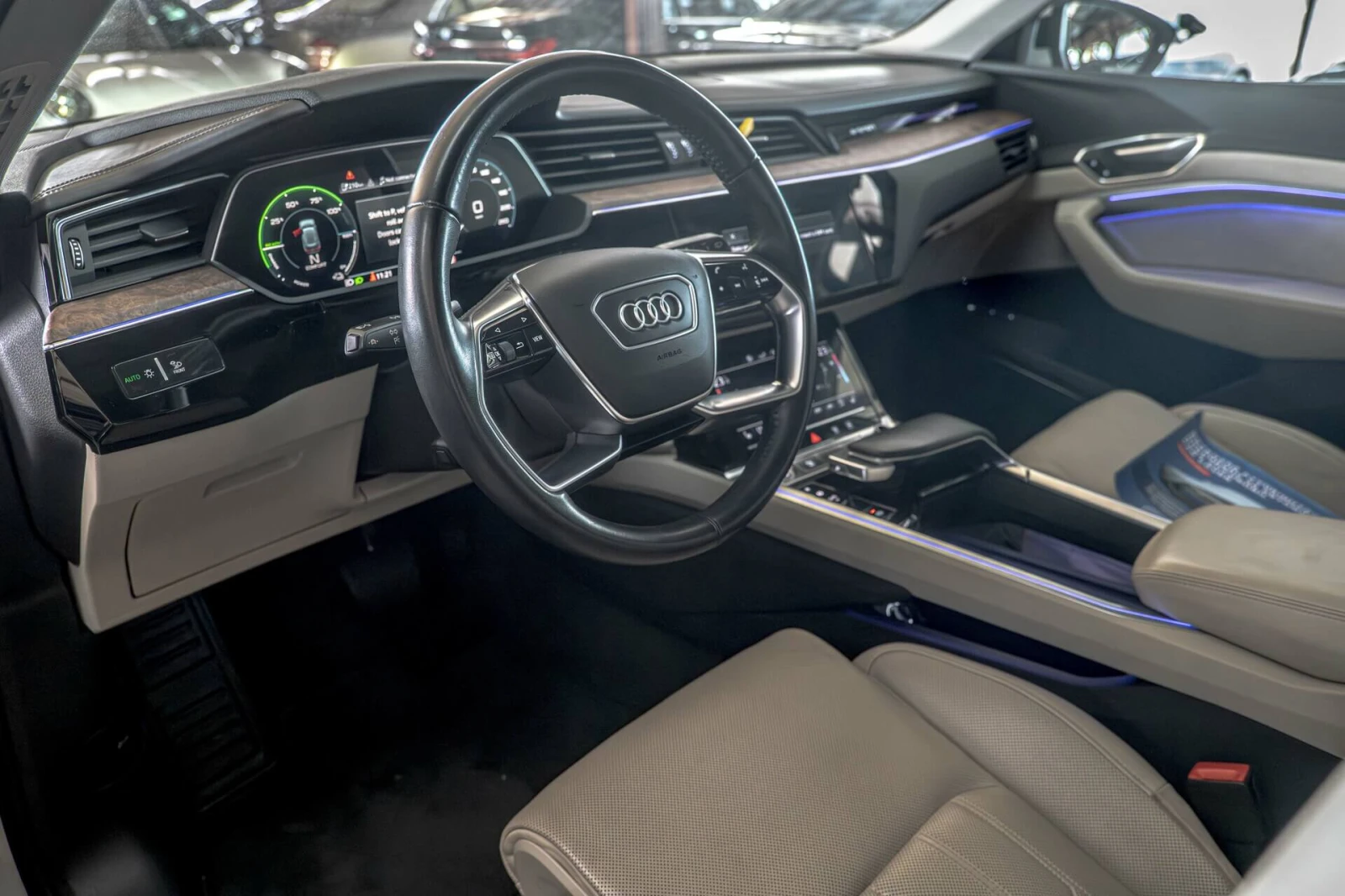 Audi E-Tron 55 95kWh/Quattro/Камера 360/Обдухване/Bang&Olufsen - изображение 7