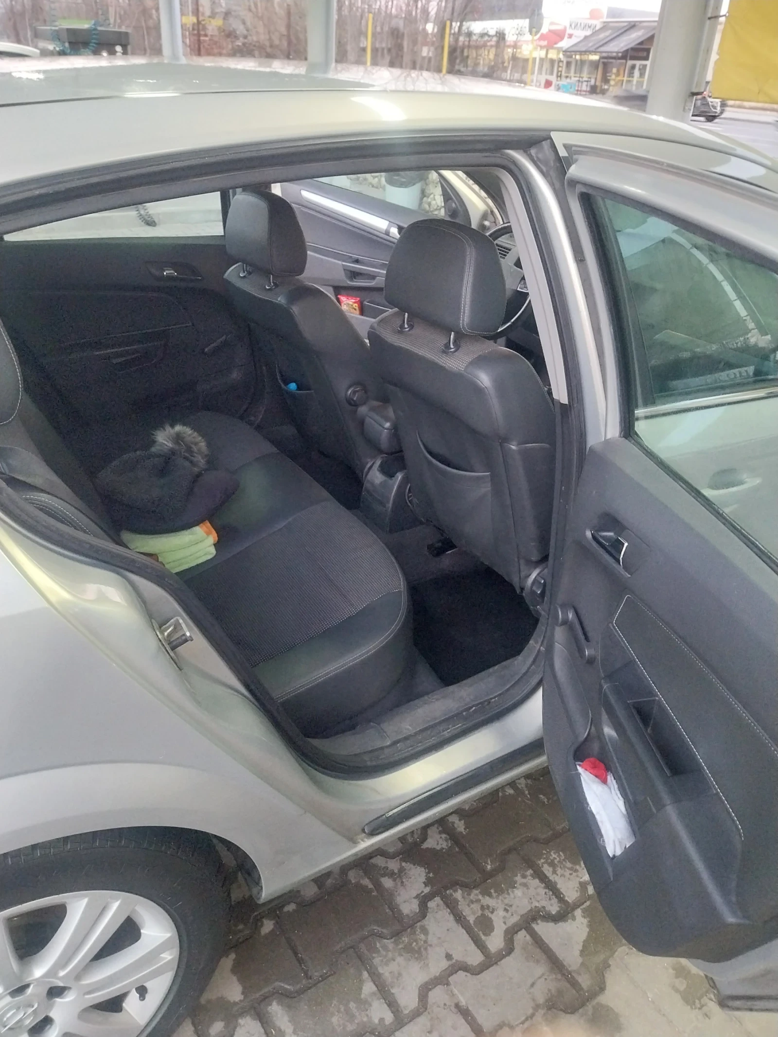 Opel Astra 1.7 cdti Cosmo, снимка 10 - Автомобили и джипове - 53638390