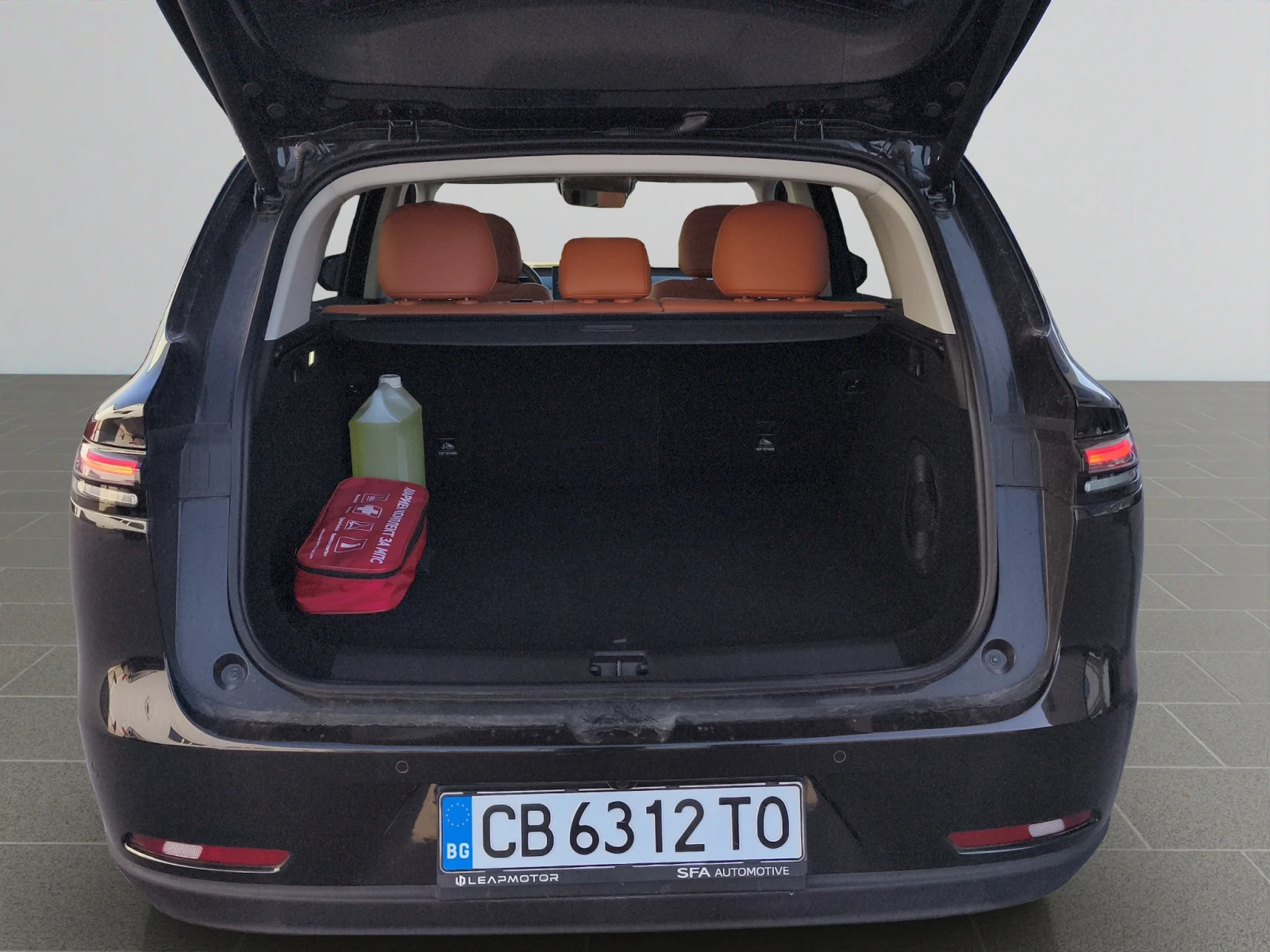 Leapmotor C10 DESIGN REEV 158kW 28, 4kWh//2507969, снимка 14 - Автомобили и джипове - 53827010