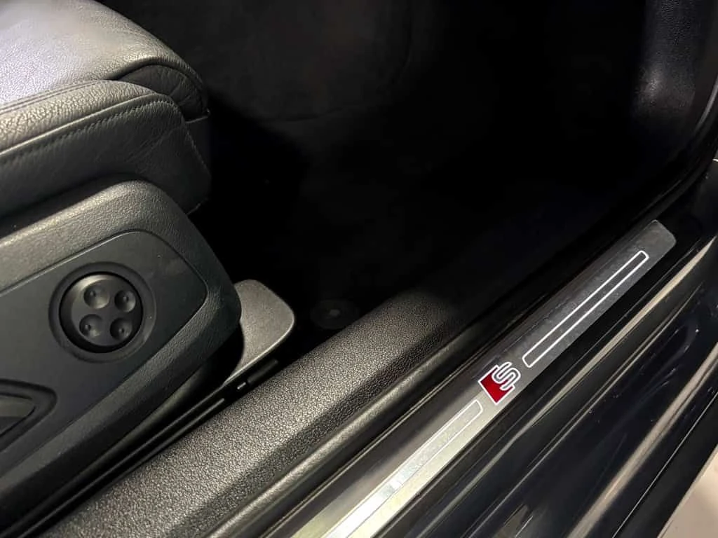 Audi A4 * Technik| QUATTRO| S LINE| MANUAL| CLUSTERNAV| AM, снимка 12 - Автомобили и джипове - 53849373