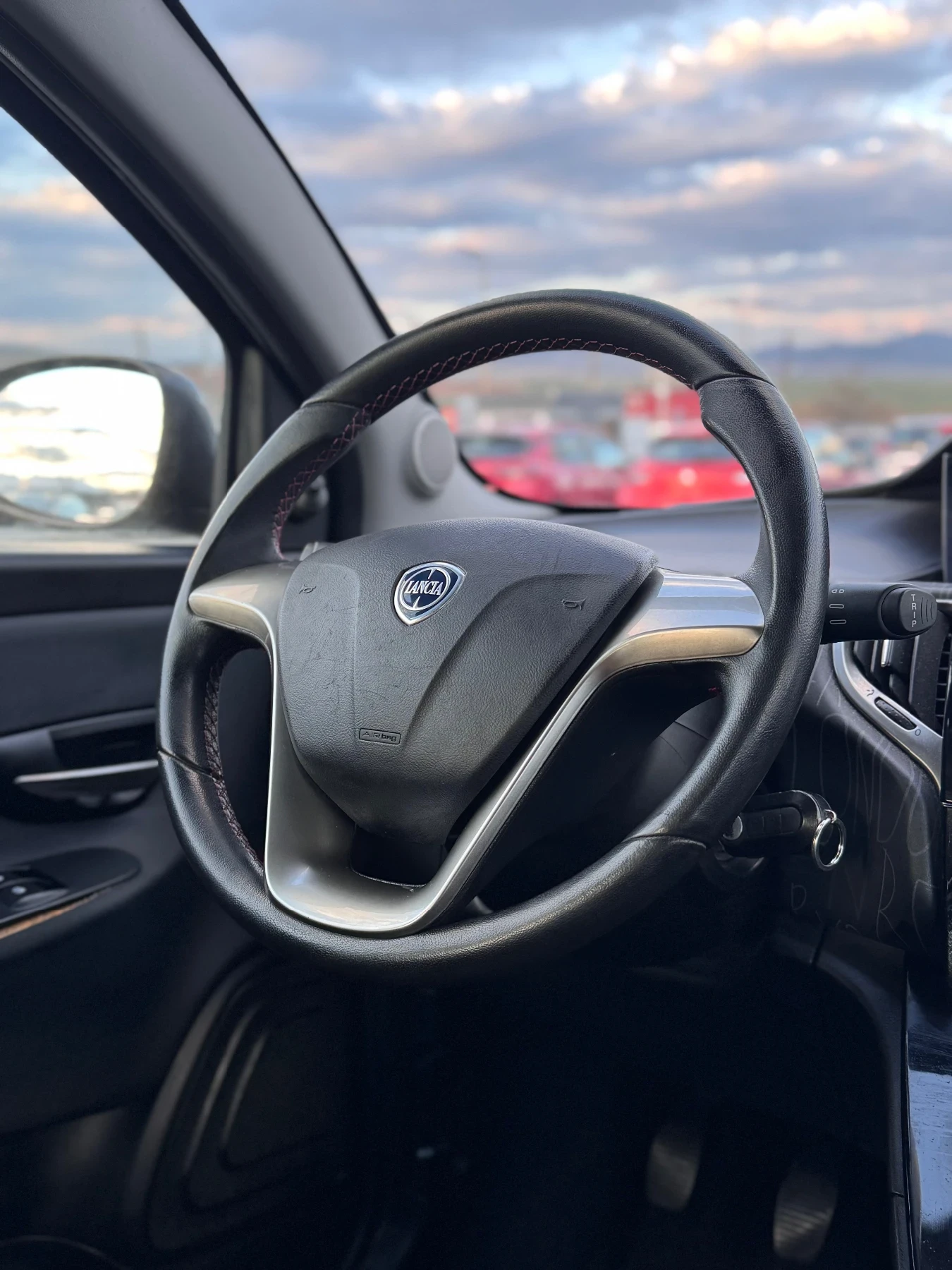 Lancia Ypsilon 1.3i/EURO 6B/EDITION, снимка 8 - Автомобили и джипове - 53990578