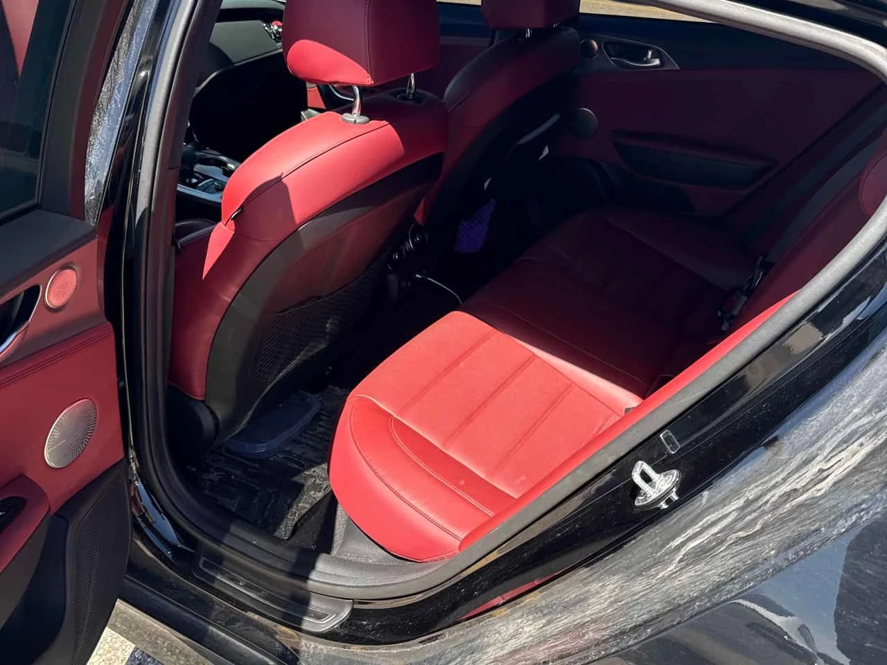 Kia Stinger  | GT Limited | HEAD-UP | PANO | RED INT , снимка 15 - Автомобили и джипове - 54425323