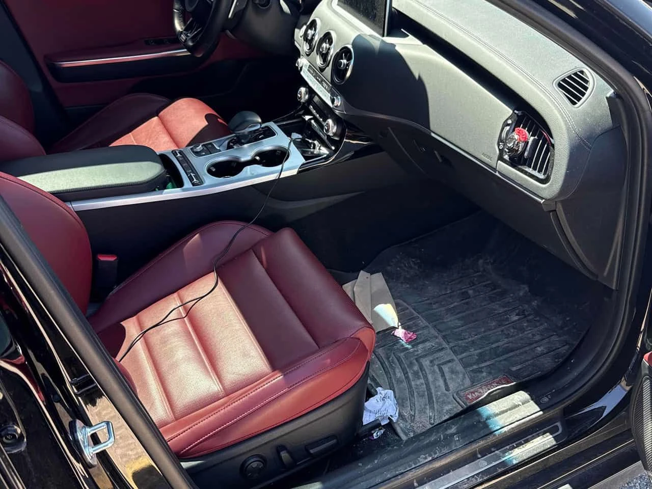 Kia Stinger  | GT Limited | HEAD-UP | PANO | RED INT , снимка 13 - Автомобили и джипове - 54425323