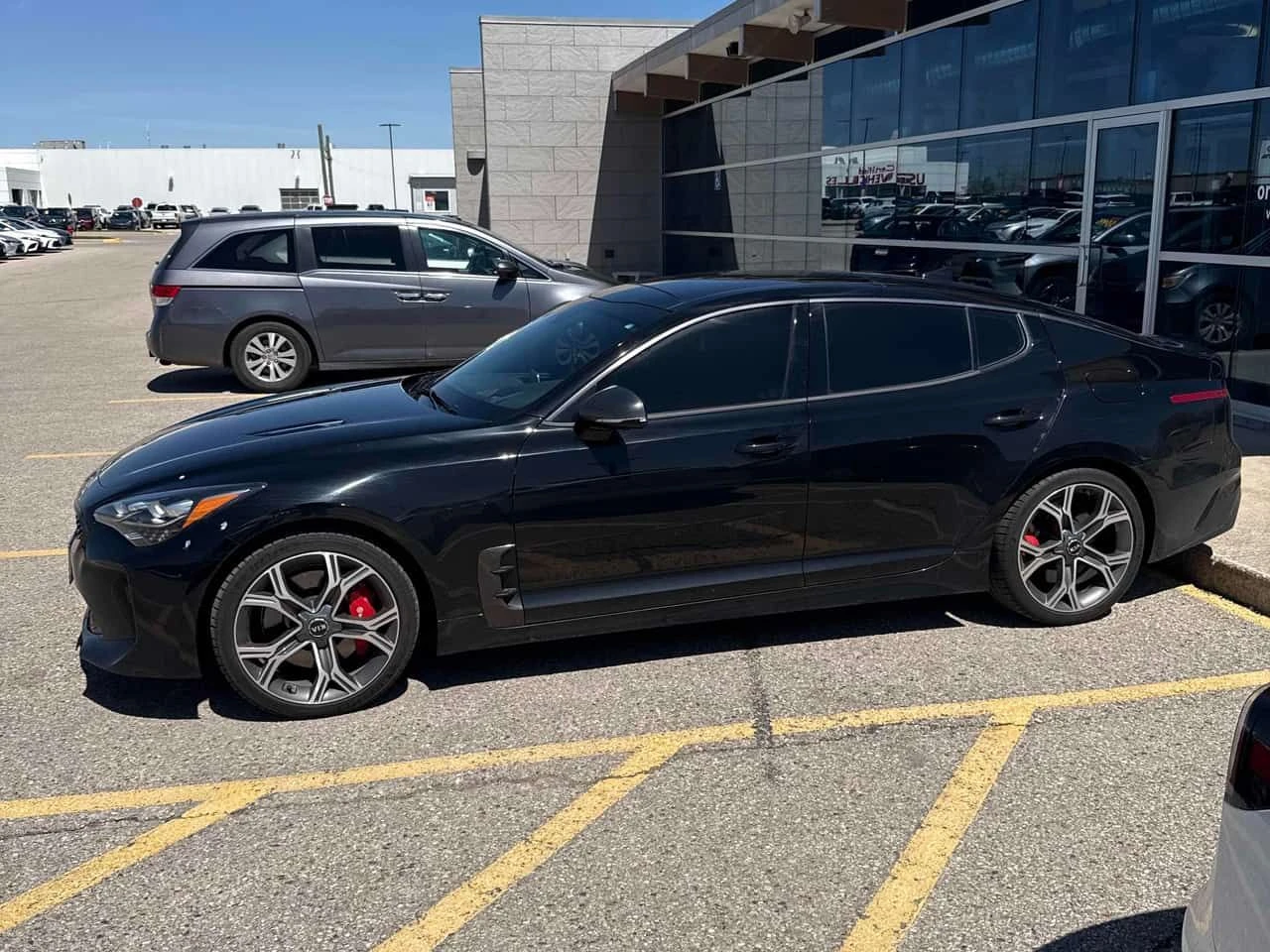 Kia Stinger  | GT Limited | HEAD-UP | PANO | RED INT , снимка 4 - Автомобили и джипове - 54425323