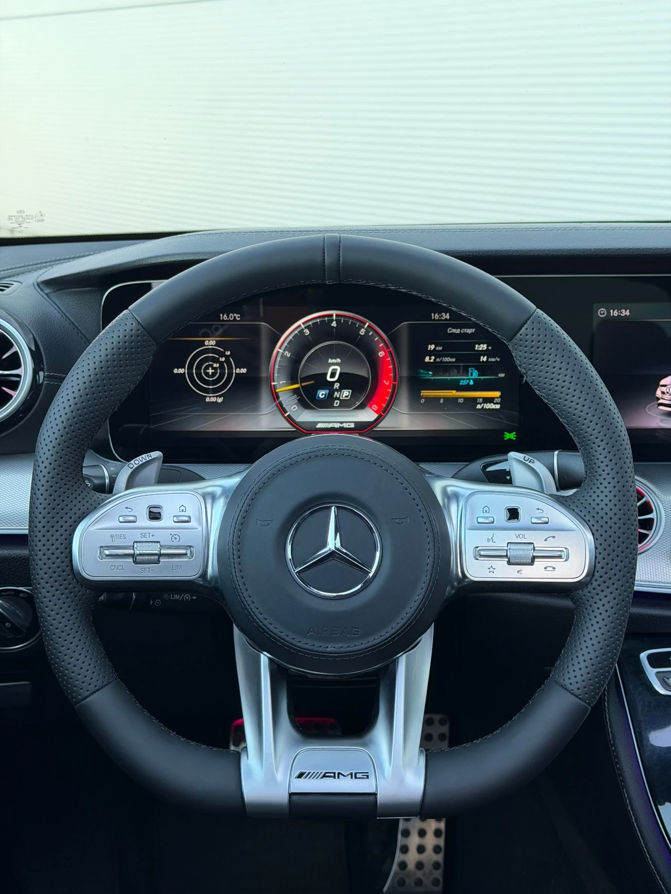 Mercedes-Benz E 220 Серв.ист., Facelift AMG пакет, снимка 8 - Автомобили и джипове - 54526386