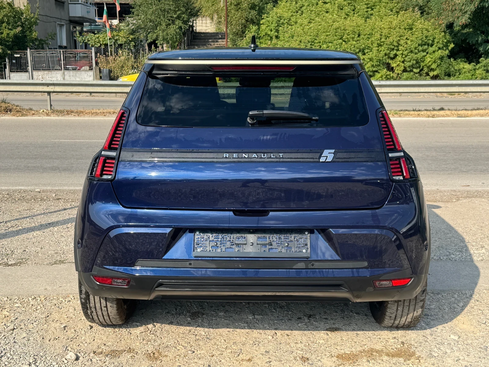 Renault 5 E-Tech Iconic Five, снимка 5 - Автомобили и джипове - 55034693