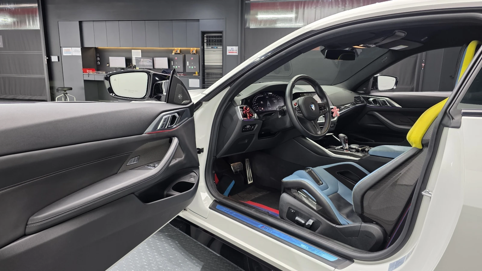 BMW M4 Competition M xDrive, снимка 5 - Автомобили и джипове - 55396385