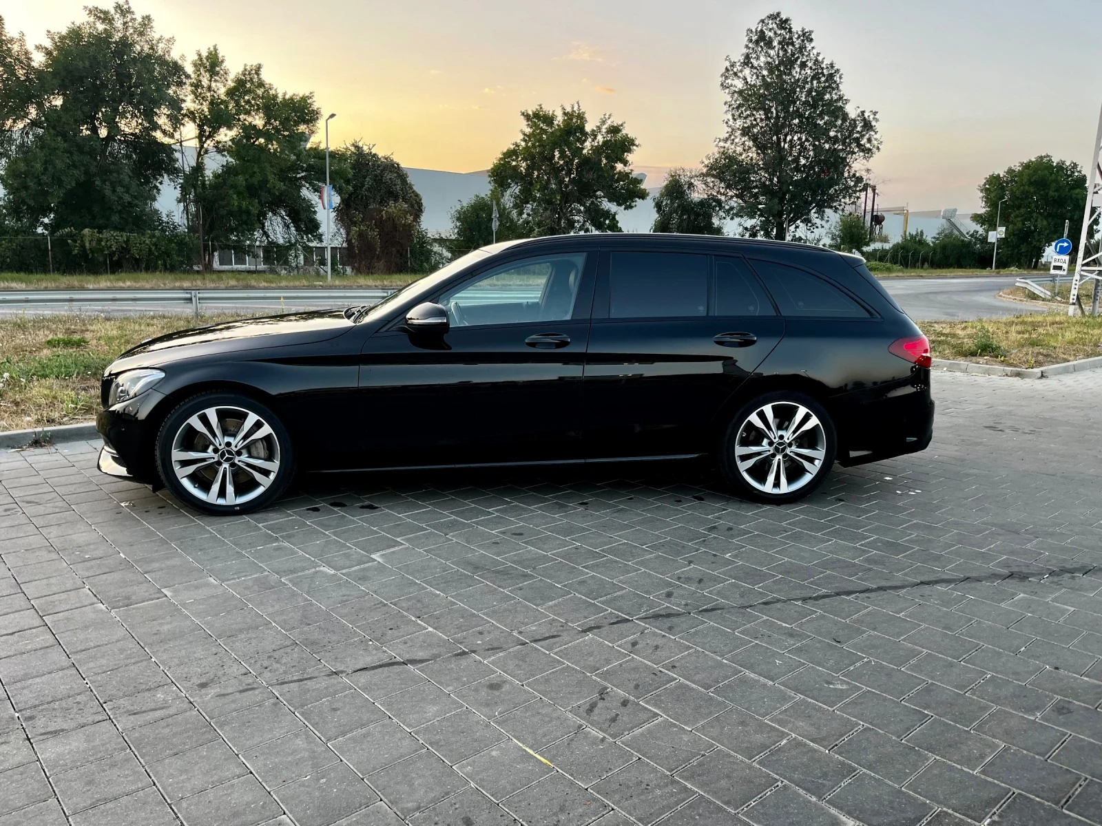 Mercedes-Benz C 400 9G-TRONIC 4MATIC, снимка 6 - Автомобили и джипове - 56049239