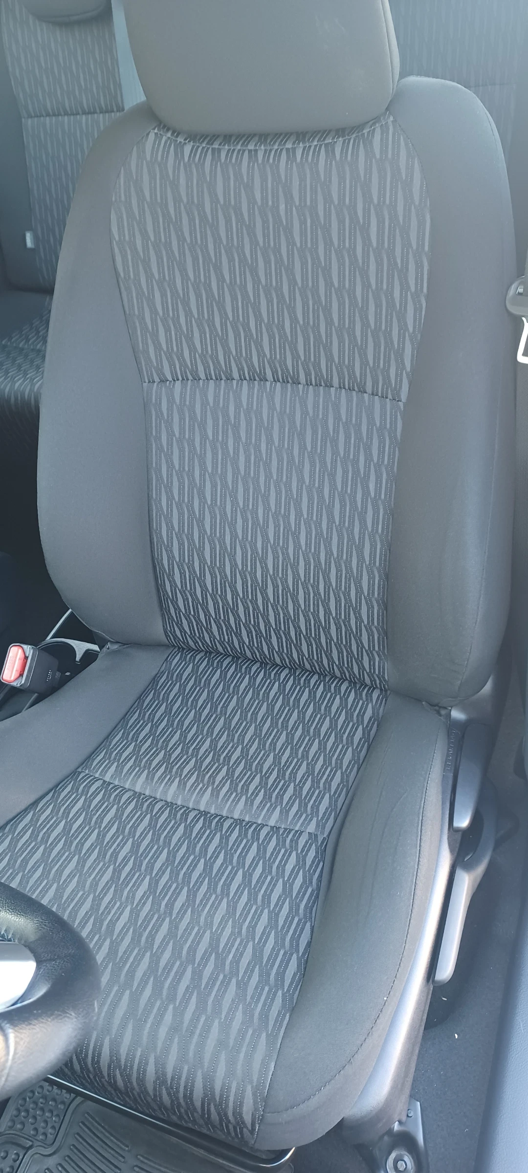 Toyota Yaris 1.4 D-4D, снимка 11 - Автомобили и джипове - 56201755