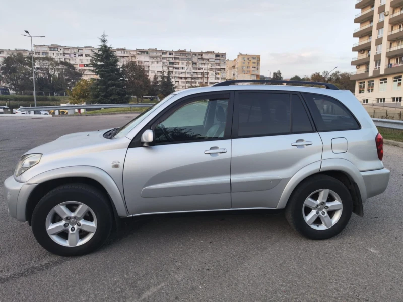 Toyota Rav4, снимка 3 - Автомобили и джипове - 48272943