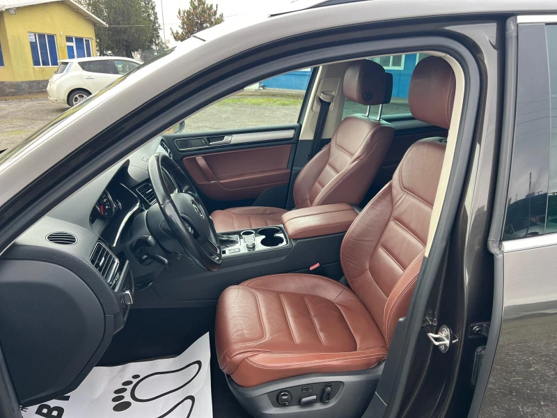 VW Touareg 3, 0TDi НАПЪЛНО ОБСЛУЖЕН! АВТОМАТ КОЖА НАВИ ПОДГРЕ, снимка 12 - Автомобили и джипове - 52375760