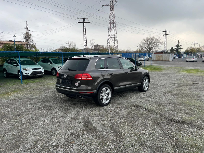 VW Touareg 3, 0TDi НАПЪЛНО ОБСЛУЖЕН! АВТОМАТ КОЖА НАВИ ПОДГРЕ, снимка 5 - Автомобили и джипове - 52375760