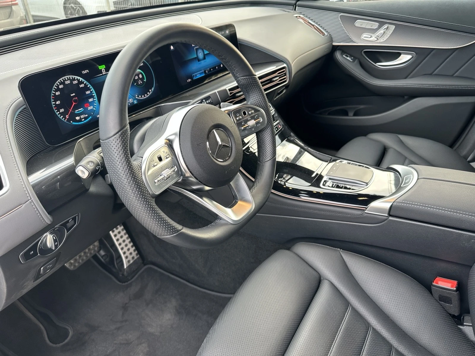 Mercedes-Benz EQC EQC400/4MATIC AMG Distronik, BURMESTER, 8000.Км!!! - изображение 9