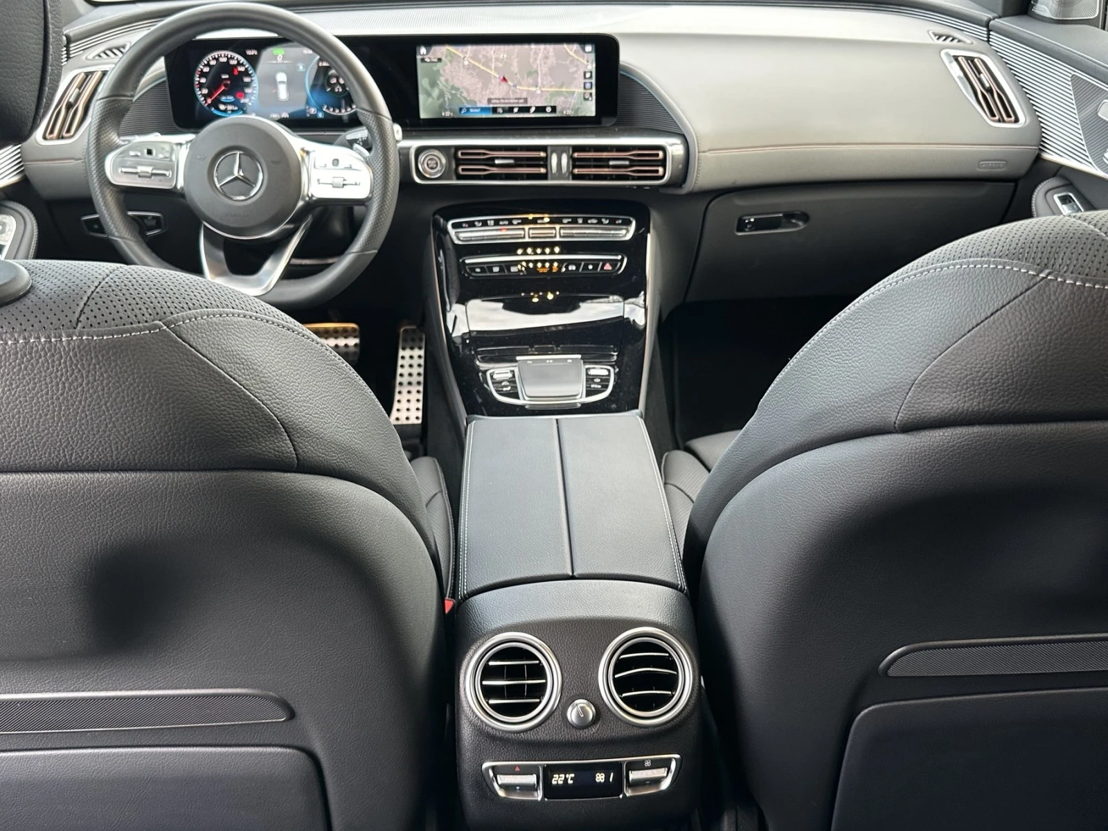 Mercedes-Benz EQC EQC400/4MATIC AMG Distronik, BURMESTER, 8000.Км!!! - изображение 8