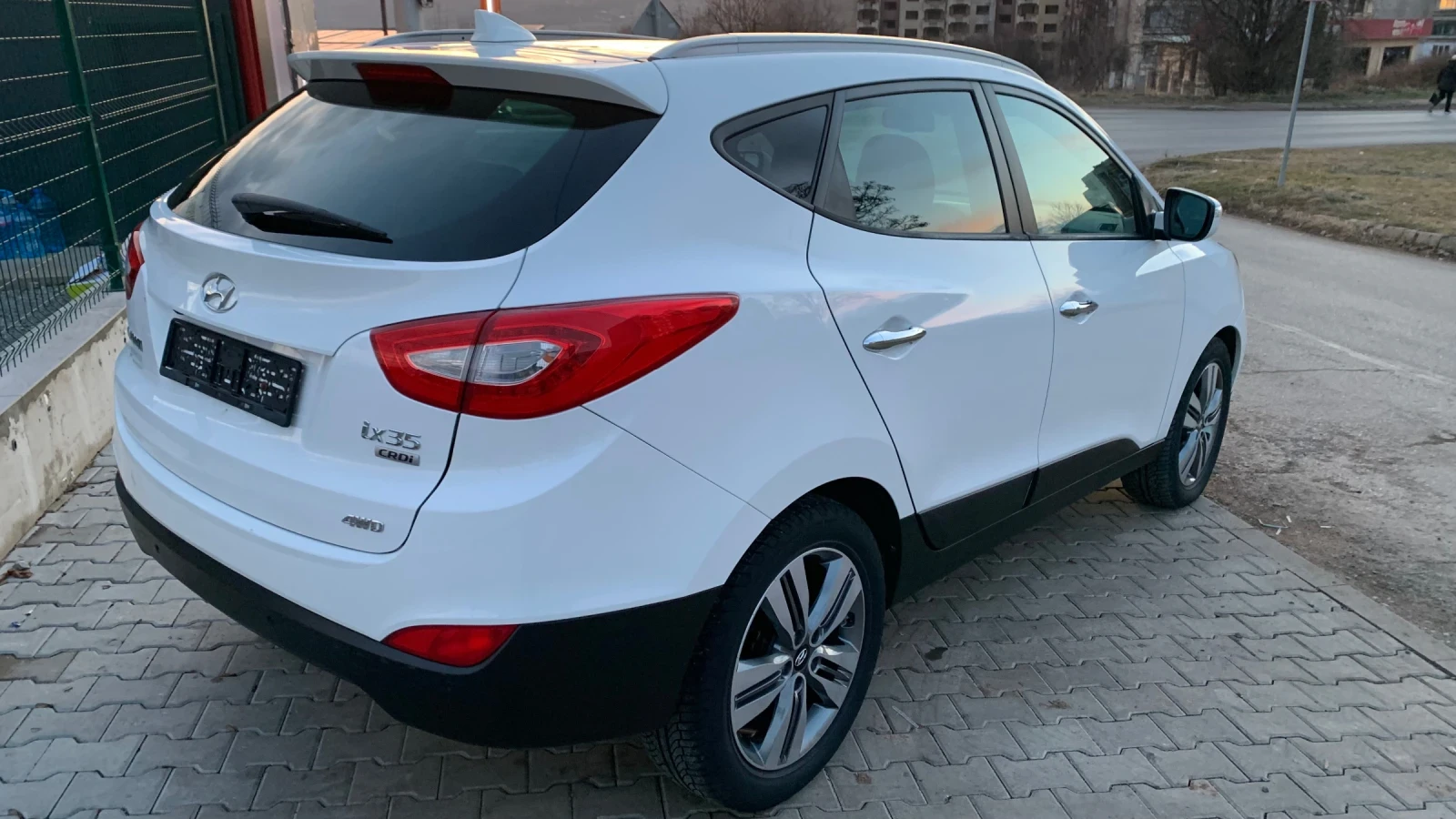 Hyundai IX35 2.0CRDI* 184HP* 4X4* Швейцария - изображение 5