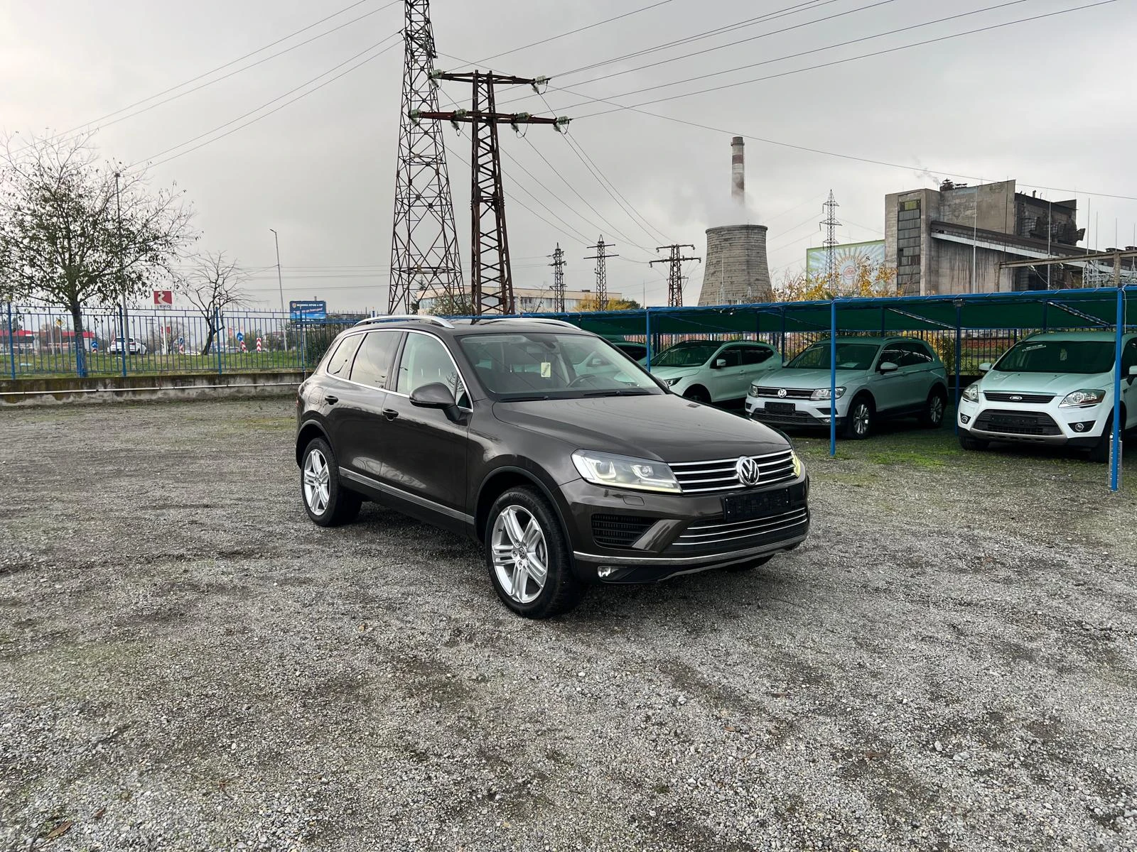 VW Touareg 3, 0TDi НАПЪЛНО ОБСЛУЖЕН! АВТОМАТ КОЖА НАВИ ПОДГРЕ - изображение 3