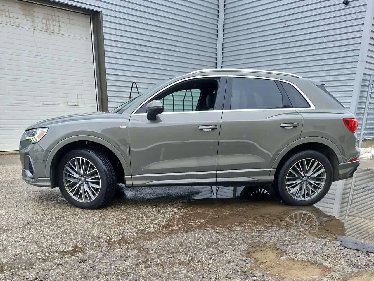 Audi Q3 * Progressiv * CARFAX * ПАНОРАМА * KEYLESS - изображение 2