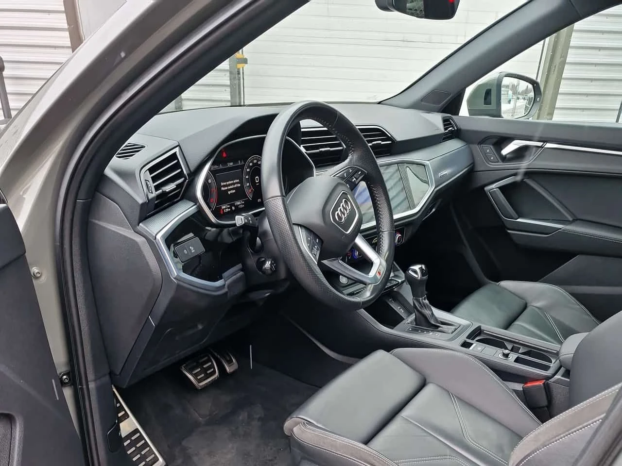 Audi Q3 * Progressiv * CARFAX * ПАНОРАМА * KEYLESS - изображение 5